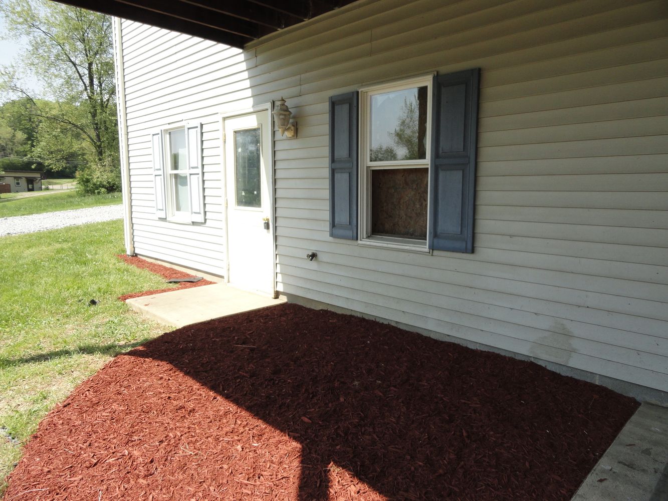 1358 Rolling Acres Rd, New Cumberland, WV 26047